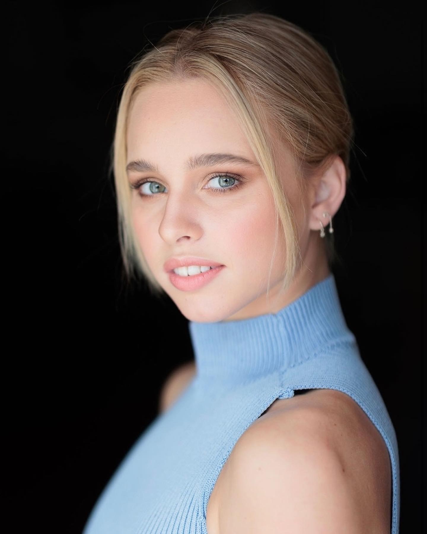Headshot Roxie Syron